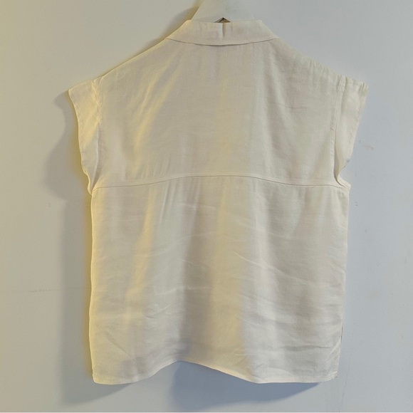 Tocca Cap Sleeve Simple Cropped Linen Top - Picture 5 of 5
